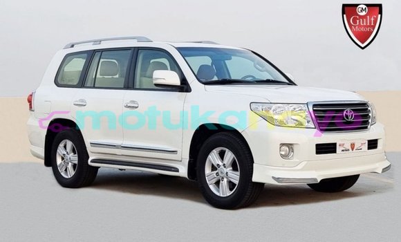 Buy Import Toyota Land Cruiser White Car in Import - Dubai in Bandundu Buy Import Toyota Land Cruiser White Car in Import - Dubai in Bandundu