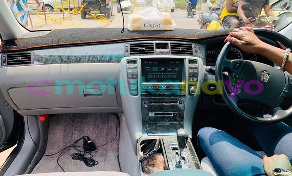 Acheter Occasion Voiture Toyota Crown Noir à Kinshasa, Kinshasa Acheter Occasion Voiture Toyota Crown Noir à Kinshasa, Kinshasa