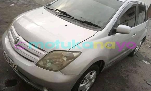 Buy Used Toyota Ist Silver Car in Kinshasa in Kinshasa Buy Used Toyota Ist Silver Car in Kinshasa in Kinshasa