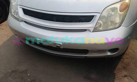 Buy Used Toyota Ist Silver Car in Kinshasa in Kinshasa Buy Used Toyota Ist Silver Car in Kinshasa in Kinshasa