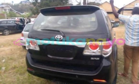 Acheter Occasion Voiture Toyota Fortuner Noir à Kinshasa, Kinshasa Acheter Occasion Voiture Toyota Fortuner Noir à Kinshasa, Kinshasa