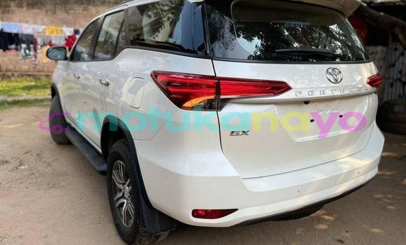 Buy Used Toyota Fortuner White Car in Kinshasa in Kinshasa Buy Used Toyota Fortuner White Car in Kinshasa in Kinshasa