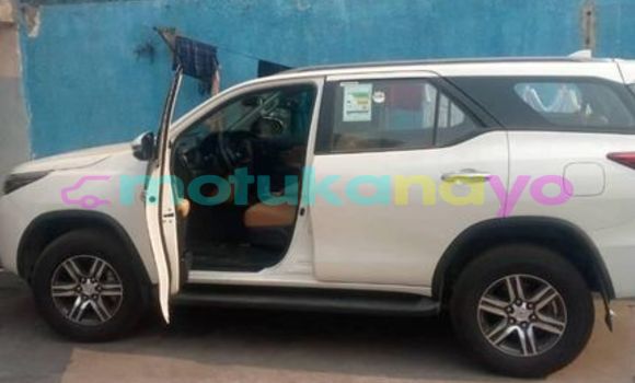 Buy Used Toyota Fortuner White Car in Kinshasa in Kinshasa Buy Used Toyota Fortuner White Car in Kinshasa in Kinshasa