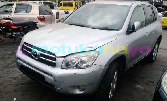 Buy Used Toyota RAV4 Silver Car in Kinshasa in Kinshasa Buy Used Toyota RAV4 Silver Car in Kinshasa in Kinshasa