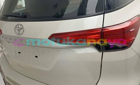 Acheter Occasion Voiture Toyota Fortuner Blanc à Kinshasa, Kinshasa Acheter Occasion Voiture Toyota Fortuner Blanc à Kinshasa, Kinshasa