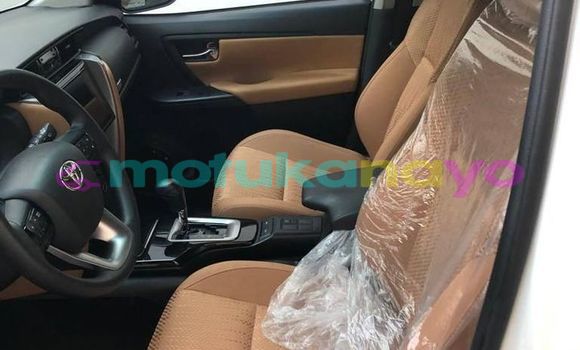 Acheter Occasion Voiture Toyota Fortuner Blanc à Kinshasa, Kinshasa Acheter Occasion Voiture Toyota Fortuner Blanc à Kinshasa, Kinshasa