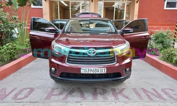 Acheter Occasion Voiture Toyota Highlander Rouge à Kinshasa, Kinshasa Acheter Occasion Voiture Toyota Highlander Rouge à Kinshasa, Kinshasa