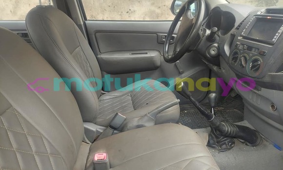 Acheter Occasion Voiture Toyota Hilux Blanc à Kinshasa, Kinshasa Acheter Occasion Voiture Toyota Hilux Blanc à Kinshasa, Kinshasa
