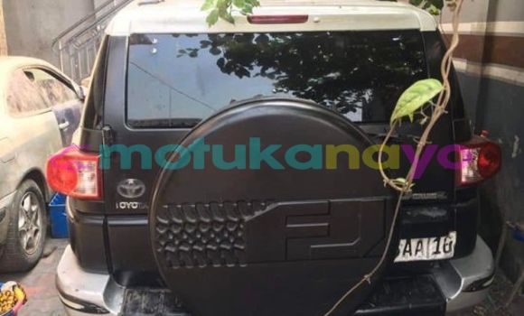 Acheter Occasion Voiture Toyota FJ Cruiser Noir à Kinshasa, Kinshasa Acheter Occasion Voiture Toyota FJ Cruiser Noir à Kinshasa, Kinshasa