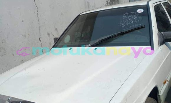 Buy Used Mercedes‒Benz C–Class White Car in Kinshasa in Kinshasa