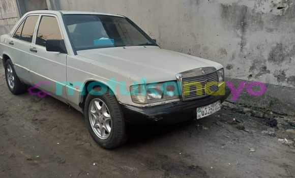 Buy Used Mercedes‒Benz C–Class White Car in Kinshasa in Kinshasa Buy Used Mercedes‒Benz C–Class White Car in Kinshasa in Kinshasa