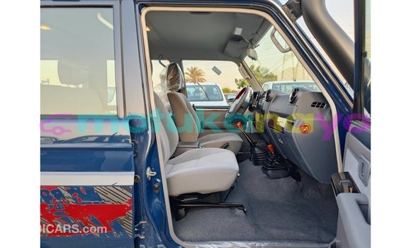 Buy Import Toyota Land Cruiser Blue Car in Import - Dubai in Bandundu Buy Import Toyota Land Cruiser Blue Car in Import - Dubai in Bandundu