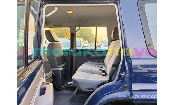Buy Import Toyota Land Cruiser Blue Car in Import - Dubai in Bandundu Buy Import Toyota Land Cruiser Blue Car in Import - Dubai in Bandundu