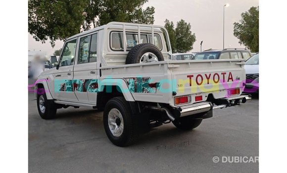 Buy Import Toyota Land Cruiser White Car in Import - Dubai in Bandundu Buy Import Toyota Land Cruiser White Car in Import - Dubai in Bandundu