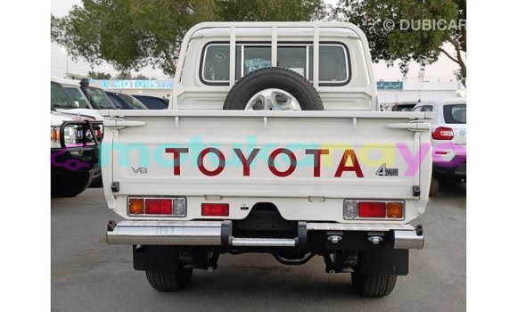 Buy Import Toyota Land Cruiser White Car in Import - Dubai in Bandundu Buy Import Toyota Land Cruiser White Car in Import - Dubai in Bandundu