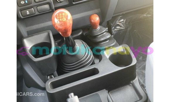 Buy Import Toyota Land Cruiser White Car in Import - Dubai in Bandundu Buy Import Toyota Land Cruiser White Car in Import - Dubai in Bandundu