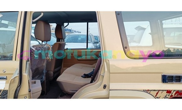 Buy Import Toyota Land Cruiser Beige Car in Import - Dubai in Bandundu Buy Import Toyota Land Cruiser Beige Car in Import - Dubai in Bandundu