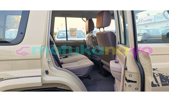 Buy Import Toyota Land Cruiser Beige Car in Import - Dubai in Bandundu Buy Import Toyota Land Cruiser Beige Car in Import - Dubai in Bandundu