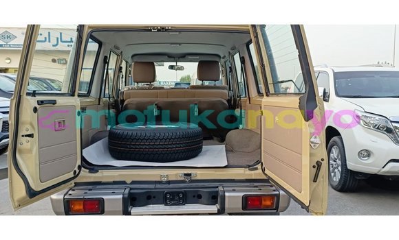 Buy Import Toyota Land Cruiser Beige Car in Import - Dubai in Bandundu Buy Import Toyota Land Cruiser Beige Car in Import - Dubai in Bandundu