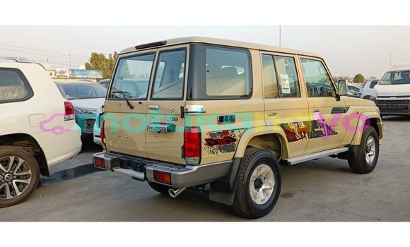 Buy Import Toyota Land Cruiser Beige Car in Import - Dubai in Bandundu Buy Import Toyota Land Cruiser Beige Car in Import - Dubai in Bandundu