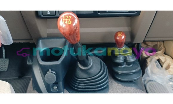 Buy Import Toyota Land Cruiser Beige Car in Import - Dubai in Bandundu Buy Import Toyota Land Cruiser Beige Car in Import - Dubai in Bandundu