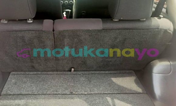 Buy Used Toyota Ist Silver Car in Kinshasa in Kinshasa Buy Used Toyota Ist Silver Car in Kinshasa in Kinshasa