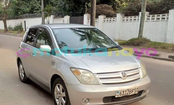 Buy Used Toyota Ist Silver Car in Kinshasa in Kinshasa Buy Used Toyota Ist Silver Car in Kinshasa in Kinshasa