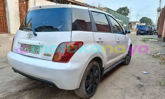 Buy Used Toyota Ist White Car in Kinshasa in Kinshasa Buy Used Toyota Ist White Car in Kinshasa in Kinshasa