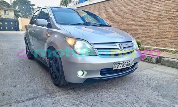 Buy Used Toyota Ist Silver Car in Kinshasa in Kinshasa Buy Used Toyota Ist Silver Car in Kinshasa in Kinshasa