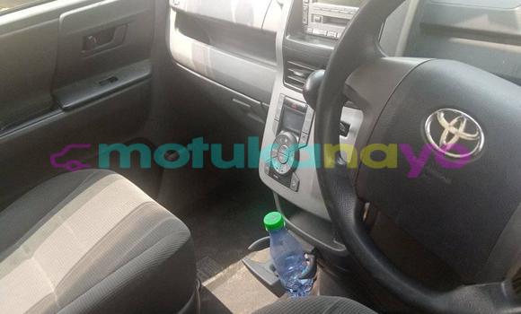 Buy Used Toyota Noah Other Car in Kinshasa in Kinshasa Buy Used Toyota Noah Other Car in Kinshasa in Kinshasa