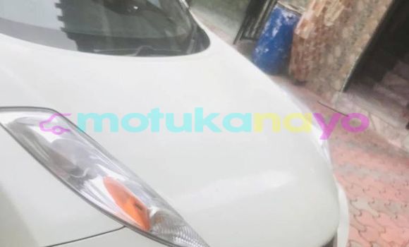 Buy Used Nissan Juke White Car in Kinshasa in Kinshasa Buy Used Nissan Juke White Car in Kinshasa in Kinshasa