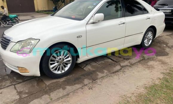 Buy Used Toyota Crown White Car in Kinshasa in Kinshasa Buy Used Toyota Crown White Car in Kinshasa in Kinshasa