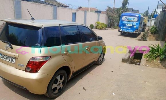 Buy Used Toyota Ist Brown Car in Kinshasa in Kinshasa Buy Used Toyota Ist Brown Car in Kinshasa in Kinshasa