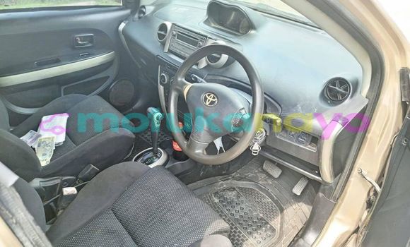 Buy Used Toyota Ist Brown Car in Kinshasa in Kinshasa Buy Used Toyota Ist Brown Car in Kinshasa in Kinshasa