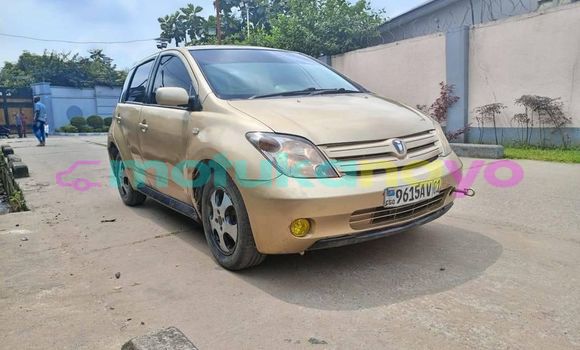 Buy Used Toyota Ist Brown Car in Kinshasa in Kinshasa Buy Used Toyota Ist Brown Car in Kinshasa in Kinshasa