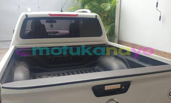 Buy Used Nissan Navara White Car in Kinshasa in Kinshasa Buy Used Nissan Navara White Car in Kinshasa in Kinshasa