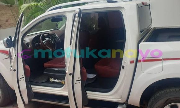 Buy Used Nissan Navara White Car in Kinshasa in Kinshasa Buy Used Nissan Navara White Car in Kinshasa in Kinshasa