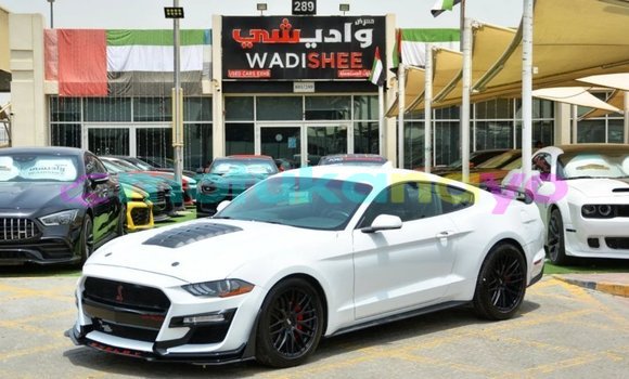 Acheter Import Voiture Ford Mustang Blanc à Import - Dubai, Bandundu