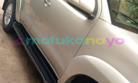 Buy Used Toyota Fortuner Silver Car in Kinshasa in Kinshasa Buy Used Toyota Fortuner Silver Car in Kinshasa in Kinshasa