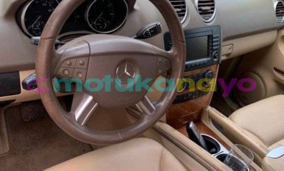 Buy Used Mercedes‒Benz ML–Class White Car in Aba in Haut-Congo Buy Used Mercedes‒Benz ML–Class White Car in Aba in Haut-Congo