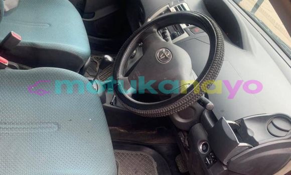 Buy Used Toyota Vitz Red Car in Aba in Haut-Congo Buy Used Toyota Vitz Red Car in Aba in Haut-Congo