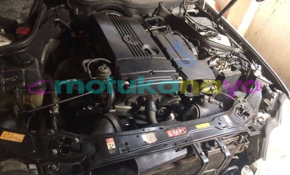 Buy Used Mercedes‒Benz C–Class White Car in Kinshasa in Kinshasa Buy Used Mercedes‒Benz C–Class White Car in Kinshasa in Kinshasa