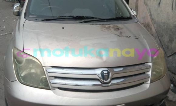 Buy Used Toyota Ist Beige Car in Aba in Haut-Congo