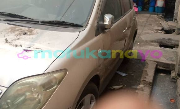 Buy Used Toyota Ist Beige Car in Aba in Haut-Congo Buy Used Toyota Ist Beige Car in Aba in Haut-Congo