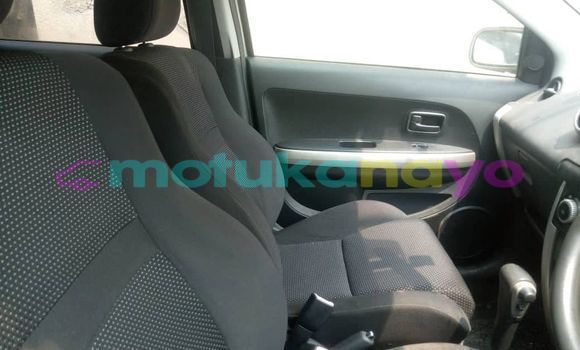 Buy Used Toyota Ist Beige Car in Aba in Haut-Congo Buy Used Toyota Ist Beige Car in Aba in Haut-Congo