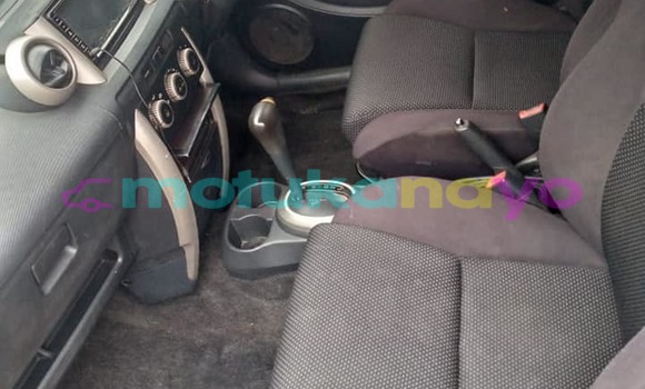 Buy Used Toyota Ist Blue Car in Aba in Haut-Congo Buy Used Toyota Ist Blue Car in Aba in Haut-Congo