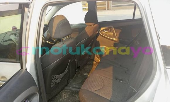 Buy Used Toyota RAV 4 Silver Car in Kinshasa in Kinshasa Buy Used Toyota RAV 4 Silver Car in Kinshasa in Kinshasa