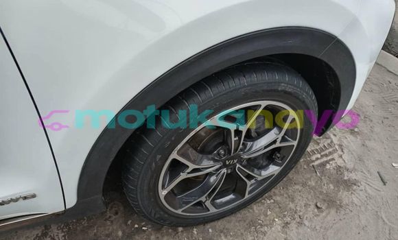 Buy Used Kia Sportage White Car in Kinshasa in Kinshasa Buy Used Kia Sportage White Car in Kinshasa in Kinshasa