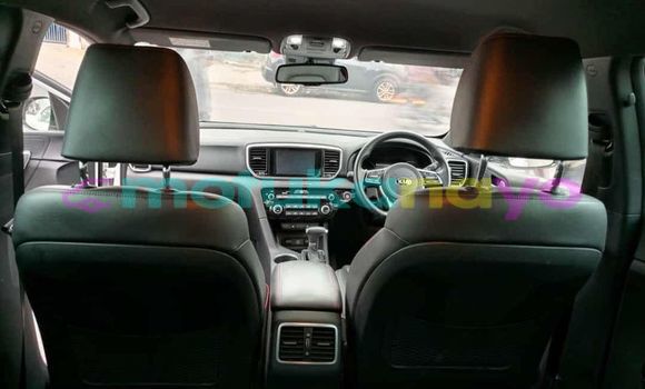 Buy Used Kia Sportage White Car in Kinshasa in Kinshasa Buy Used Kia Sportage White Car in Kinshasa in Kinshasa