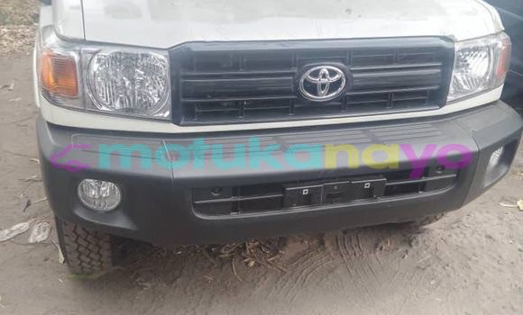 Buy Used Toyota Land Cruiser White Car in Kinshasa in Kinshasa Buy Used Toyota Land Cruiser White Car in Kinshasa in Kinshasa